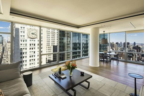 Exceptional Views combined with the impeccable modern aesthetic of Andre Kikoski personifies Apartment #32B at the One Madison Park Condominium. This extraordinary 2-bedroom, 2-bathroom, 1560 square foot, condo boasts perfectly proportioned floor to ...