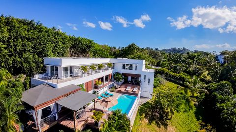 A luxurious villa nestled in a private residential area, boasting four spacious bedrooms and four and a half bathrooms. With 800 meters of pristine Anclon Beach just steps away, this tranquil retreat offers a serene escape. Enjoy the expansive 989 sq...