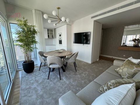 Luxury T2 for rent in Avenidas Novas, Lisbon Excellent new and furnished flat, brand new, in Avenidas Novas, right in the heart of Lisbon. Absolute centrality and with all the amenities for a daily city life. It has a living room, with a dining area,...