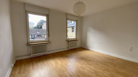 A vendre, à Bischheim, 2 pièces de 47.65 m2 au 1er étage sans ascenseur. L'appartement se compose d'une entrée, d'un séjour, d'une cuisine séparée et équipée, d'une chambre et d'une salle de bains avec WC.  