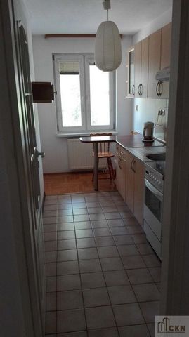 We offer for sale an adjustable studio apartment with an area of 32 m2 located on the 1st floor of a well-kept building from 2001. The area is fenced with lots of greenery. The apartment consists of: -large room - bright, separate kitchen -Bathrooms ...