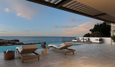 Modern Villa - 180° Sea View Hypnotic 180° sea view Located in the highly sought-after Cumbre del Sol Residential Estate, this recently completed contemporary home is ready to welcome you. The architecture emphasizes the 4 elements and brings a sense...