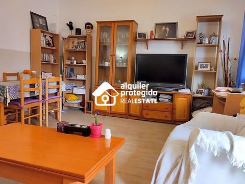ALQUILER PROTEGIDA-REAL ESTATE offers you exterior apartment for sale in Orihuela. No renovation necessary, to move into. The apartment is distributed as follows: Two bedrooms, one of them double with built-in wardrobe, with the possibility of making...