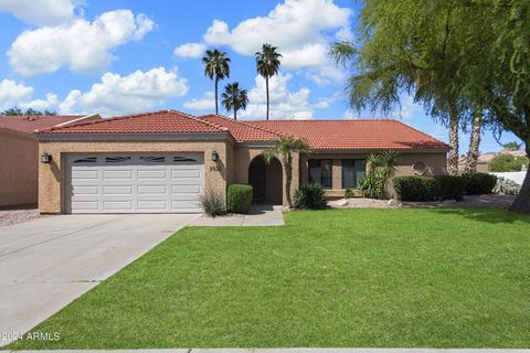 Don't miss this great corner lot, single story 3 bedroom, 2 bath home off the Sweetwater Corridor. Nestled east of the 101 and close to all Scottsdale has to offer. Entering the home, you'll be greeted by soaring ceilings, an open floor plan, and an ...