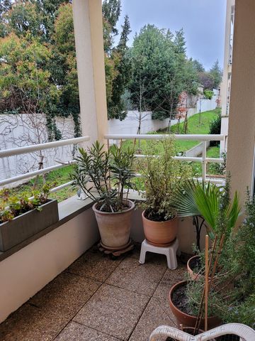 Entire apartment This apartment is located on the 2nd floor with elevator of a new building (built in 2019), at 86 av Maurice Thorez in Ivry sur Seine 94200, 3 mn from the Pierre et Marie Curie metro station on line 7. It is very comfortable (good so...