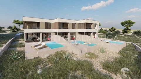 A vendre est une maison triplex moderne avec piscine et vue sur la mer dans un endroit attrayant et calme, à 1,5 km de la mer et du centre-ville. La surface habitable totale de la maison est de 147 m² et est répartie sur deux étages. Le rez-de-chauss...