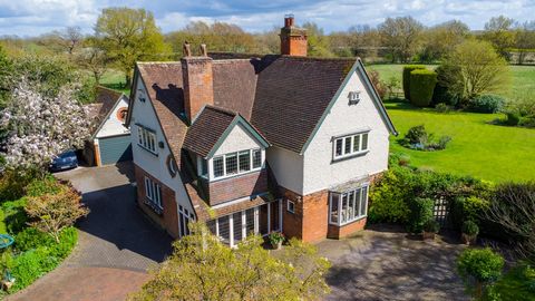 OPEN HOUSE – SATURDAY, 11th MAY – 11AM – 2PM *Please call to book your viewing time* Located in the highly desirable area of Tanworth in Arden, this magnificent Arts & Crafts period property is a true gem. This impressive family home is presented to ...
