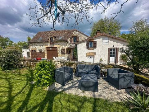 A pretty, detached stone property on the outskirts of the riverside village of Corgnac-Sur-l'isle, which is in the Perigord Vert region of Dordogne. The village has good local amenities including a restaurant/bar, chemist, village-shop, doctors, post...