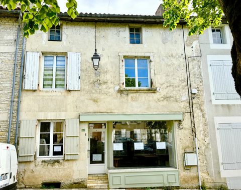 A rare opportunity to purchase a character property located in the centre of one of the prettiest villages in France called Verteuil sur Charente which has great local restaurants, shops and a stunning Chateau. The property is comprised, on the groun...