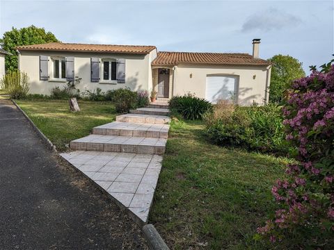 The Le Tuc Immobilier Chaniers agency offers for sale this very pretty 108m2 pavilion at the gates of Saintes, on a magnificent plot of 2400m2. It consists of an entrance opening onto a very large, bright living room with an open kitchen. There we fi...