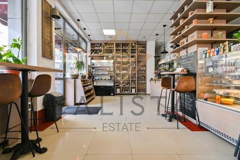 EXCLUSIVE OFFER! WITH THE POSSIBILITY OF PURCHASE WITH A DEVELOPED BUSINESS*! Calista Estate Real Estate Agency has the great pleasure to present a shop in the center of Sofia. Furnishing: fully furnished Stage of construction: with permission for co...