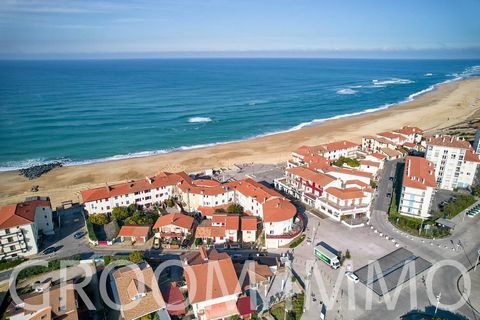 Ideal location at the central beach of Hossegor for this house to be completely renovated. Let your imagination run wild for these 2 bare floors of 30m2 each. Possibility of creating two apartments thanks to its two independent accesses or a single h...