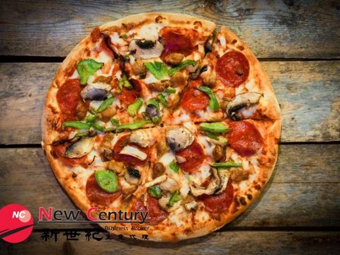 PIZZA TAKEAWAY --RINGWOOD-- # 7527799 Pizza takeaway * BUSY LOCATION NEAR RINGWOOD FOR EASY PARKING * $17,000 per week * Ultra-low $669 per week, 6-year lease *Short opening hours, with 22 dining seats, with liquor license * The same owner has been d...
