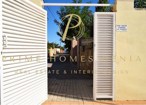 PRIME HOMES DENIA Real Estate & Interiordesign Simone Blotni, officieel geregistreerd agentschap RAICV1602, presenteert uit haar selecte verkoopportefeuille: Modern appartement op 50 m van het strand, Denia. Het is niet erg eerste regel... maar bijna...