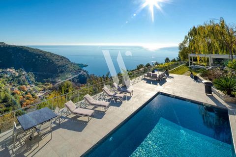 Located in the heights of Saint Laurent d'Eze, just a few minutes from Monaco, this sumptuous 323 m² villa, with the possibility of extension and creation of a second villa, offers an exceptional setting. Built on a 4610 m² plot in a private, secure ...