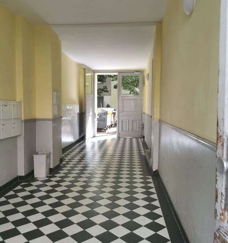Address: Berlin,Herzbergstraße 11 Property description Ground floor rear building Available for occupancy Studio apartment Hallways Separate kitchen with kitchenette East/west orientation of the windows A current energy certificate is available for i...