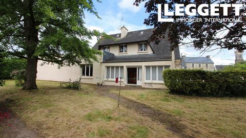 A29564LP22 - In the heart of the village this property offers a former village shop easily covertable into living accomodation giving over 200m² of living accomodation and 1687m² of private garden, vegetable plot. Information about risks to which thi...