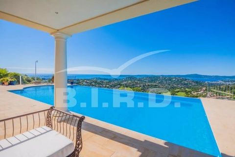 In a dominant position in the secure domain of the Golf of Sainte Maxime, this villa breathes the sweetness of life with its large volumes and quality finishes. All the rooms benefit from a panoramic view of the Gulf of Saint Tropez, while being shel...