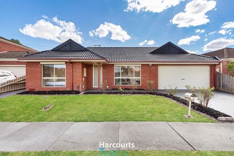 Perfectly positioned in the highly sought-after Mill Park Lakes Estate and within proximity to The Promenade Shops, Westfield Shopping Centre, South Morang /Middle Gorge Train Station, reputable schools and gorgeous parklands, this family home with g...