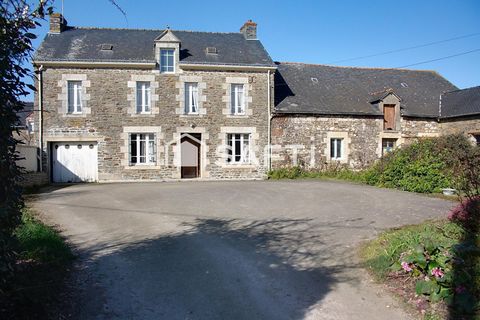 Belle maison en pierres et dépendances sur terrain de 1775 m2 (cour et jardin derrière), comprenant en rez de chaussée une cuisine meublée ouverte sur salle à manger, salon, wc, salle d'eau, celliers ; étage de 4 chambres dont 3 avec placard...