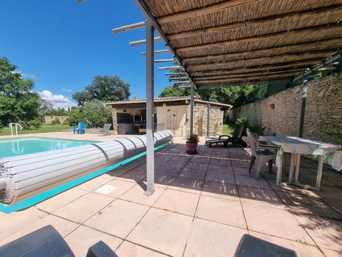 Propriété de plain-pied dans un parc de 2481m²