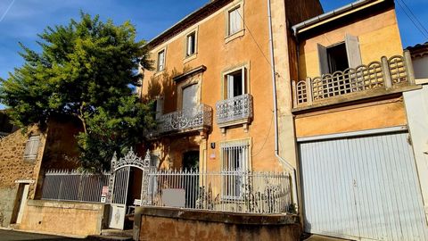Village with all shops located at 20 minutes from Narbonne and Lezignan Corbieres and 35 minutes from the beach ! Bourgeoise house from 1850 offering a living space of 220 m2, with 7 bedrooms, several lounges, living room, kitchen, a bathroom, a conv...