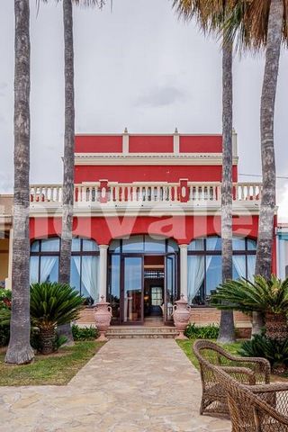 Found Valencia ofrece al mercado  una única oportunidad, Vivienda en primera línea de mar en Burriana, CastellónVivienda situada delante del mar en primera línea de playa, edificada en una parcela de aproximadamente 650 m², con orientación este. Desc...