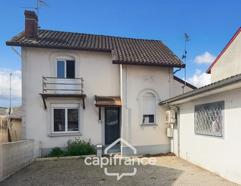 PUYOO 64 Maison à vendre 5 pièces avec local commercial, bureau, atelier, cour couverte et jardin