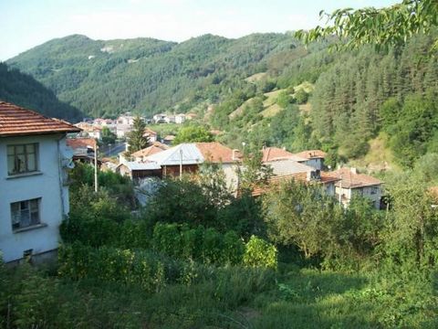 TEL: ... ;0301 69999/ WIR BIETEN EIN ATTRAKTIVES GRUNDSTÜCK VON 1700 M² ZUM VERKAUF AN, DAS IM MALERISCHEN RHODOPENDORF ARDA REGULIERT IST. ES BEFINDET SICH AN EINEM RUHIGEN UND FRIEDLICHEN ORT MIT GUTER BELICHTUNG UND PANORAMA. BEGRENZT VON WALD. ZU...