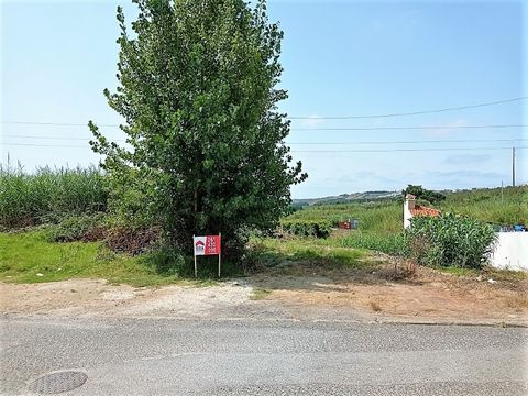 600sqm plot for construction. 5 minutes from Vimeiro and its beaches and 10 minutes from the beaches of Lourinhã and the highway. Inserted in a quiet and residential area. *The information provided is for information purposes only, not binding, and d...