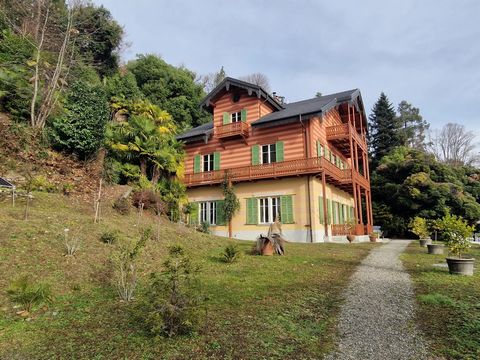 In Ghiffa, in a dominant position with a beautiful view of Lake Maggiore, a 19th century mansion. The spacious historic villa dates back to the second half of the 19th century and is in perfect condition as it was completely renovated in 2016. The pr...