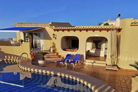 What is more beautiful than starting the day with a relaxed breakfast on the terrace while the sun climbs higher on the horizon and let you wander over the sea. This catered holiday home in a quiet residential area on Mount Cumbre del Sol makes it po...