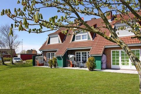 Cosily furnished terraced house with its own fireplace very close to the North Sea. Families with children feel completely at home here, because the surroundings invite you to take part in a variety of activities and you can spend carefree hours in y...