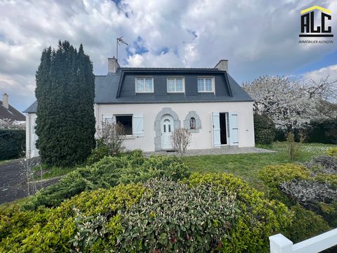 Yann LE CARVENNEC of the ALC Real Estate Agency offers you this house for sale of 126.55 m2 in the area of Saint-Germain-du-Corbéis. It consists on the ground floor: an entrance of 6.81 m2, a living room of 30.62 m2, a kitchen of 10.88 m2, a closet o...