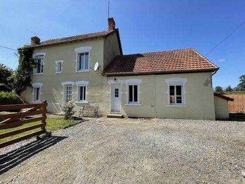 Living area: 150 m2 Bedrooms: 4 Land: 785 m2 In a hamlet and on a small and quiet road , we present this spacious house, ready to move into. The structure is in good condition. It is connected to mains drainage. Recent double-glazed PVC openings, rol...