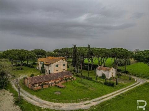 This rustico, full of character and charm, represents an almost irresistible opportunity to acquire a piece of Italian history while investing in a future full of wonderful living experiences. The main building is generously accompanied by two outbui...