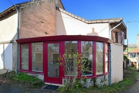 Bienvenue dans notre magnifique village de Couches, je vous propose cette fois-ci , une maison ancienne, de 63 m2, à rénover, avec une surface supplémentaire exploitable de 30 m2 environ à la suite de cette dernière. Une véranda, un coin cuisine, un ...