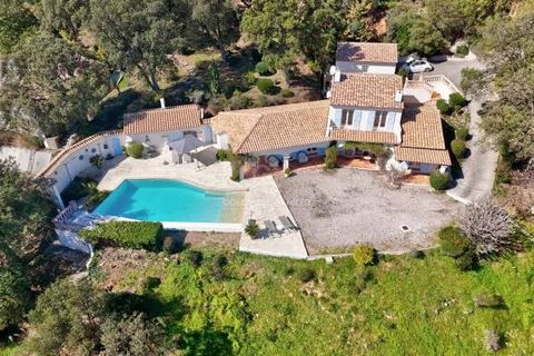 Beautiful Provencal-style villa in a gated domain with breathtaking sea and panoramic views. The main villa comprises a living room with fireplace, a fitted kitchen, a bedroom with en suite bathroom, a master suite with small TV lounge and bathroom, ...
