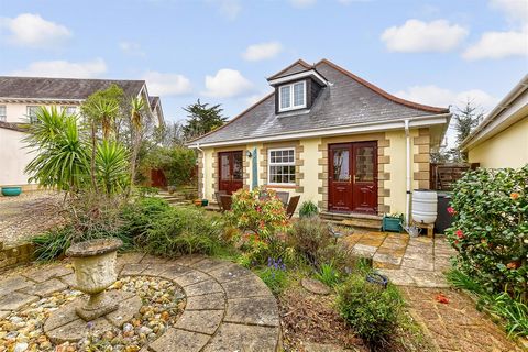 This is a delightful, three bedroom property nestled in one of the most stunning and unspoilt areas on the island within a private estate. The aptly named cul de sac is just metres away from the sea and the property enjoys use of the shared slipway a...