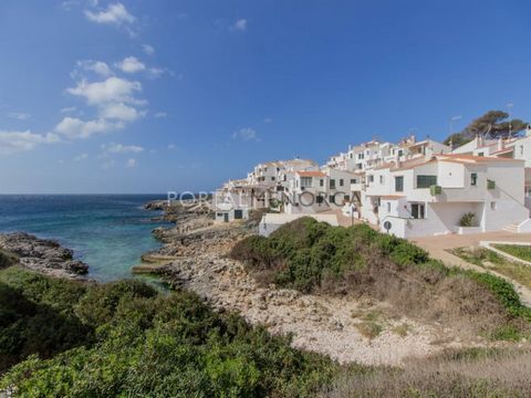 Apartament of 72 m² for sale only 20 metres from the sea, next to the main bathing areas of Cala Torret and only a few minutes from the beach of Binibeca. With two double bedrooms, one single bedroom and a bathroom, this property stands out for its s...