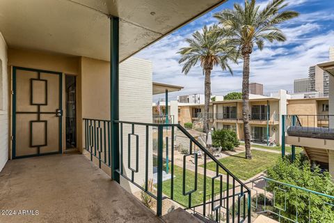 ALL UTILITIES INCLUDED! Electric, water, sewer and Internet!! Welcome to urban sophistication in the heart of Phoenix! This stunning residence at 3655 N 5th Ave, Unit 212, offers a unique blend of modern elegance and convenience in the vibrant Centra...