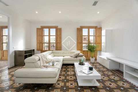 Temporary contract of approximately 11 months. Modern apartment of 170 m² located in one of the most coveted areas of the old town of Barcelona, in El Born. The apartment is completely renovated, with exquisite decoration. It has been carefully desig...