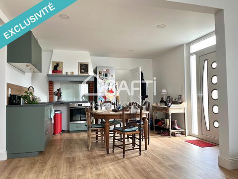 For sale: Charming semi-detached house in Capbreton, conveniently located near shops and bus stops. This magnificent house is ideally situated, just 1 kilometer from Hossegor and 2 kilometers from the beaches, offering a perfect location to enjoy the...
