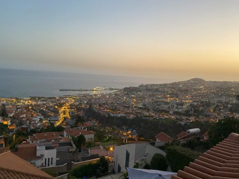 Villa Silent Rocks is located approx. 190 m above the waterline. Directly above the old town under the Jardim Botanicao, With a fantastic view of Funchal and the port. The sun rises over the mountains in the east and sets over the mountains in the ea...