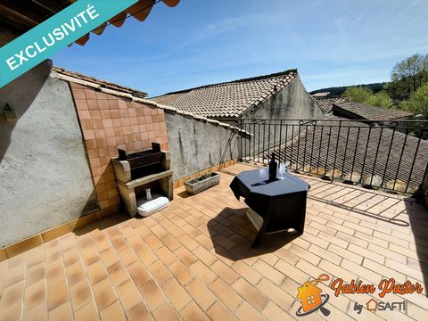 EXCLUSIVELY. Only ten minutes from Narbonne, it is in the wonderful village of Moussan, in a calm and peaceful climate, that I have the immense pleasure of offering you this village house. Parking is located near the property. This house of approxima...