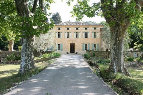 In keeping with the ideal image of a Provencal family home, this stately property can be seen at the end of a lovely avenue shaded by plane trees. Its elegant, well-balanced facade is softened by two rounded towers, giving it the look of a Provencal ...