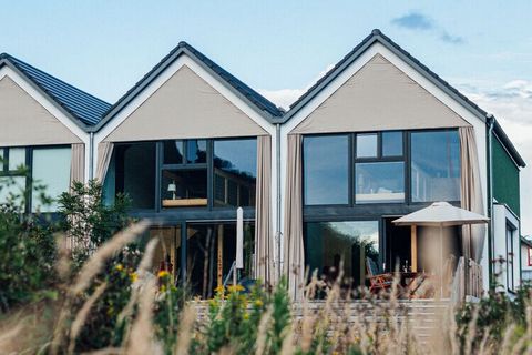 MOSEL CHALETS. MODERN ARCHITECTURE, SUSTAINABLE CONCEPT, LIGHT, SUN AND A DREAMY VIEW OF THE VINEYARDS.
