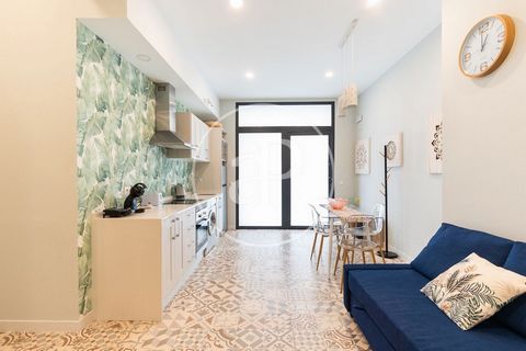 The 52 m² tourist home on the ground floor in the Carmen neighborhood in Valencia is sold completely renovated and with a separate entrance. In addition, it has an activity license from the Valencia City Council. The apartment is sold fully equipped ...