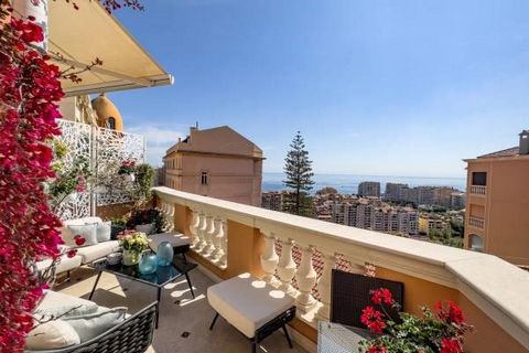 Cette propriété rarissime sur 6 niveaux avec ascenseur, récemment refaite complètement, avec une piscine intérieure et deux emplacements de parking inclus représente un bien exceptionnel. Monaco Ville est le centre historique de la Principauté, où l'...