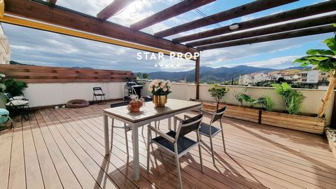 STAR PROP, the real estate agency of beautiful houses, is pleased to present this fantastic opportunity. This is a spectacular penthouse with a large sunny terrace located near beaches, shops, and services, in a quiet residential area in Llançà, Giro...